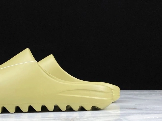 Adidas 'Resin' Slides FX0494 Yeezy 0713